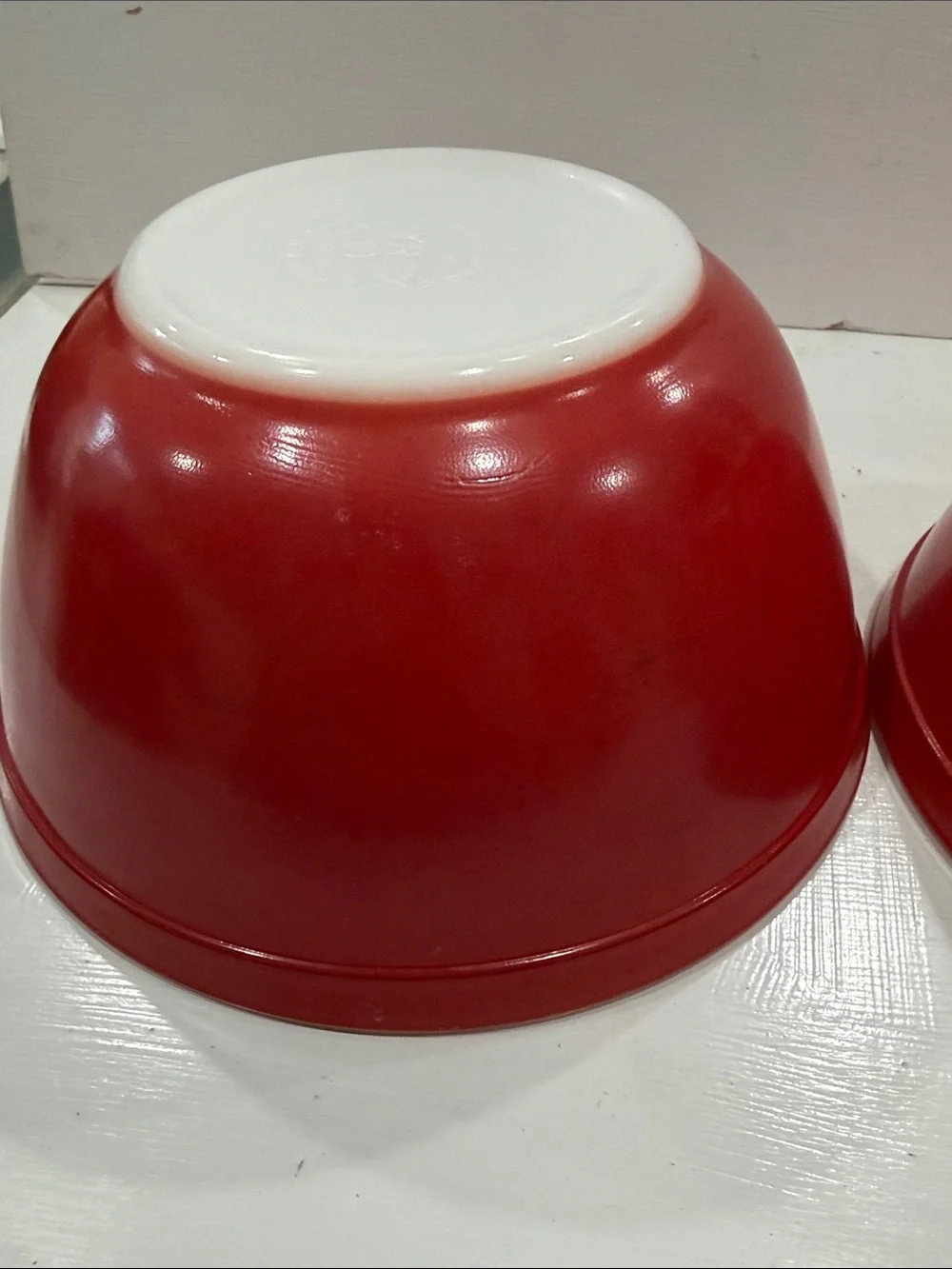 PYREX 1.5 Quarts Red Mixing Bowls with White Interiors - Set of 2 Vintage 1945